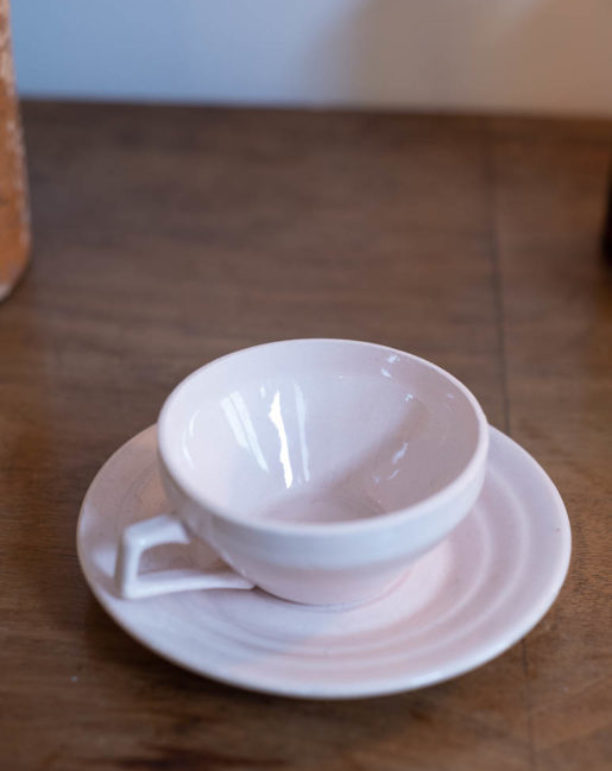 tasse-cafe-rose-pale-ceramique-ancien-decoration-maison-interieur-design-salon-tamara
