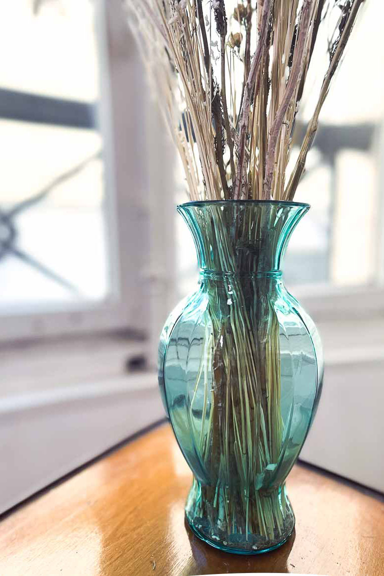 vase-verre-bleu-ancien-decoration-interieur-wilhem-2